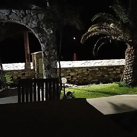 Το Πετρινο Villa Agia Marina Mikrolimanou Ngoại thất bức ảnh