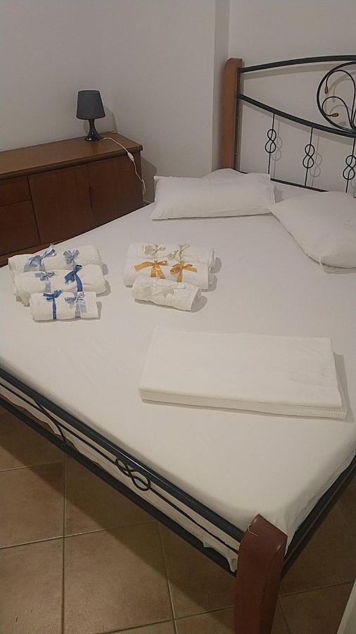 Το Πετρινο Villa Agia Marina Mikrolimanou Ngoại thất bức ảnh