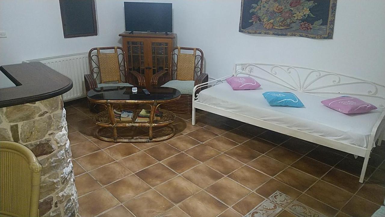 Το Πετρινο Villa Agia Marina Mikrolimanou Ngoại thất bức ảnh